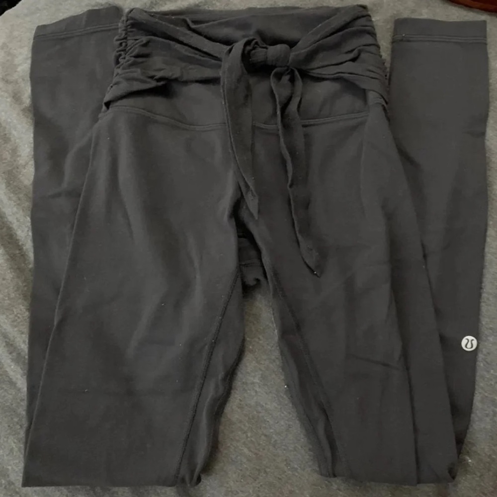 Lululemon aligns wrap waist